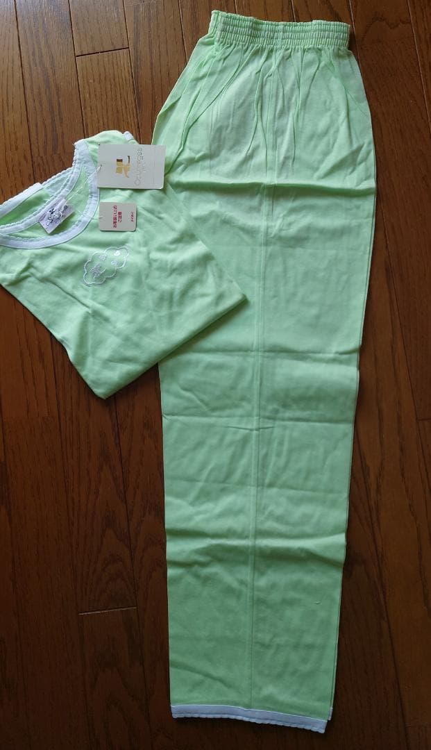 新品タグ付　Courreges クレージュ レディースパジャマ　セットアップ