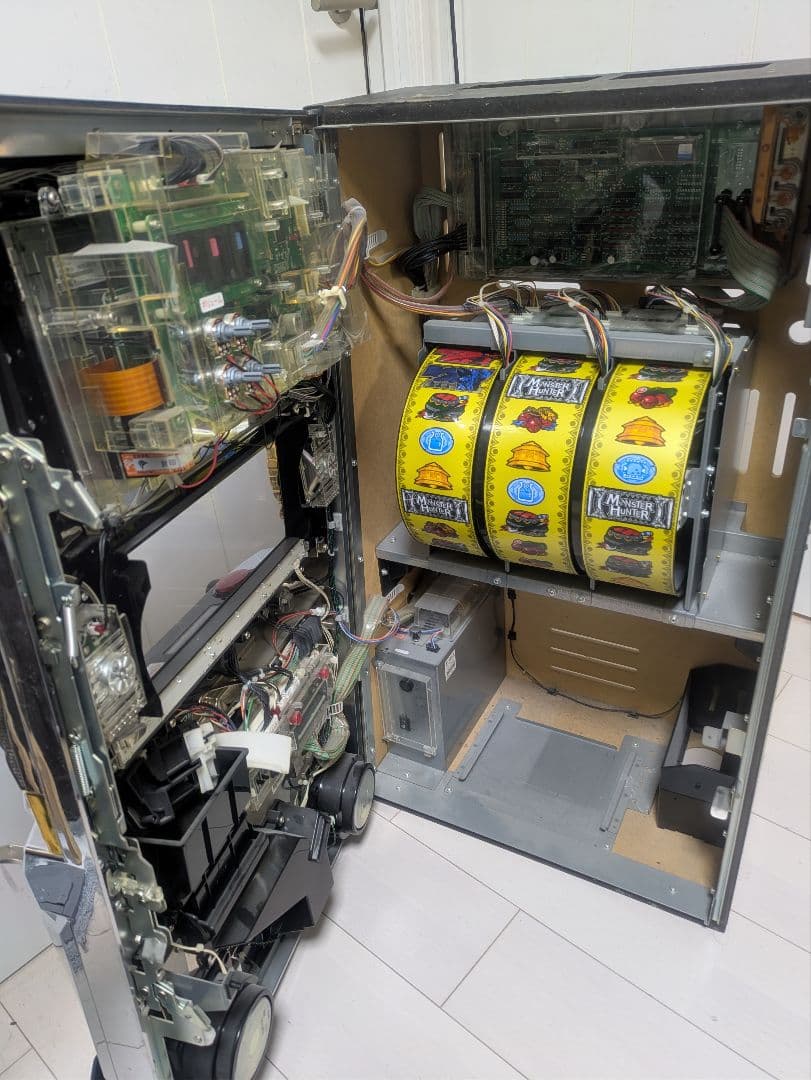 y*2様 モンスターハンター　月下雷鳴 パチスロ機　5号機　実機