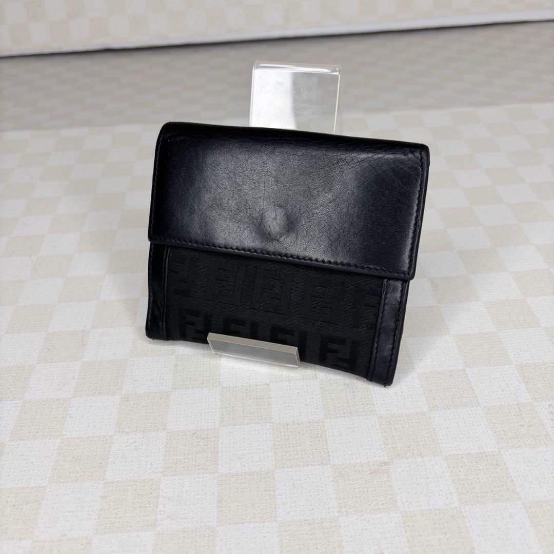 美品　FENDI フェンディ　財布　二つ折り　M03