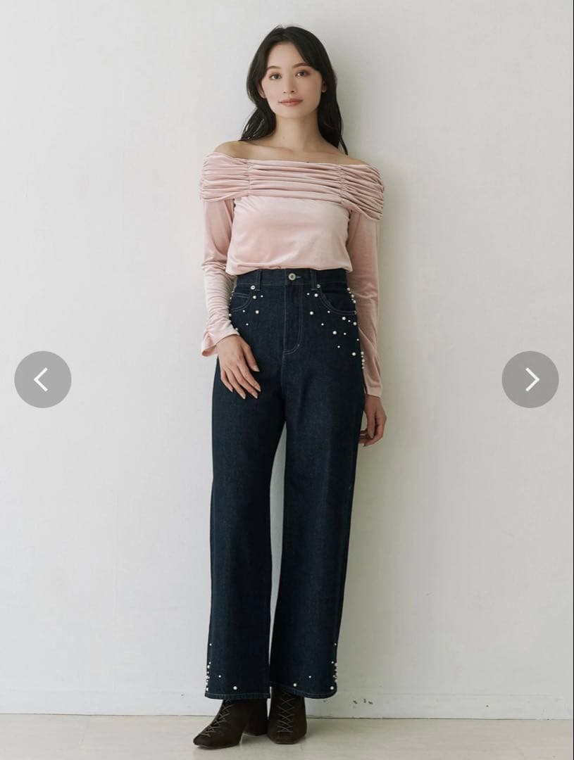 パール装飾付きダークブルーデニムパンツ