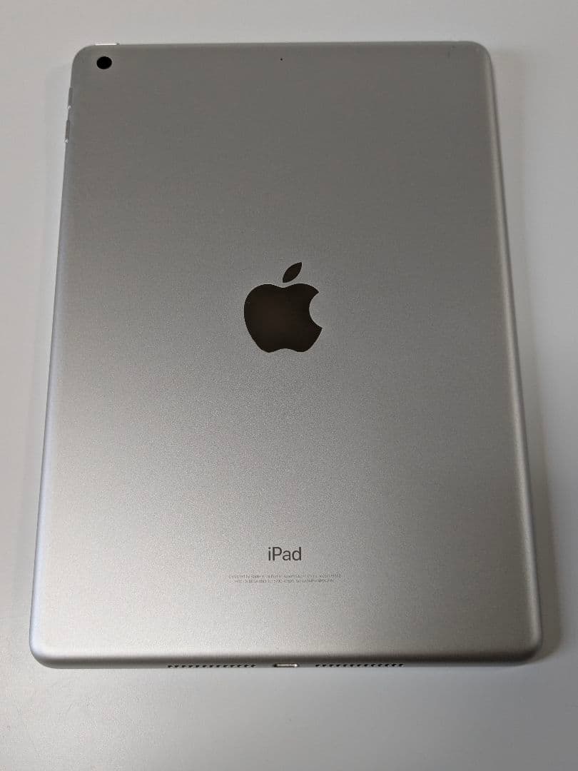【美品】iPad 第6世代 32GB シルバー Wi-Fiモデル（A1893）