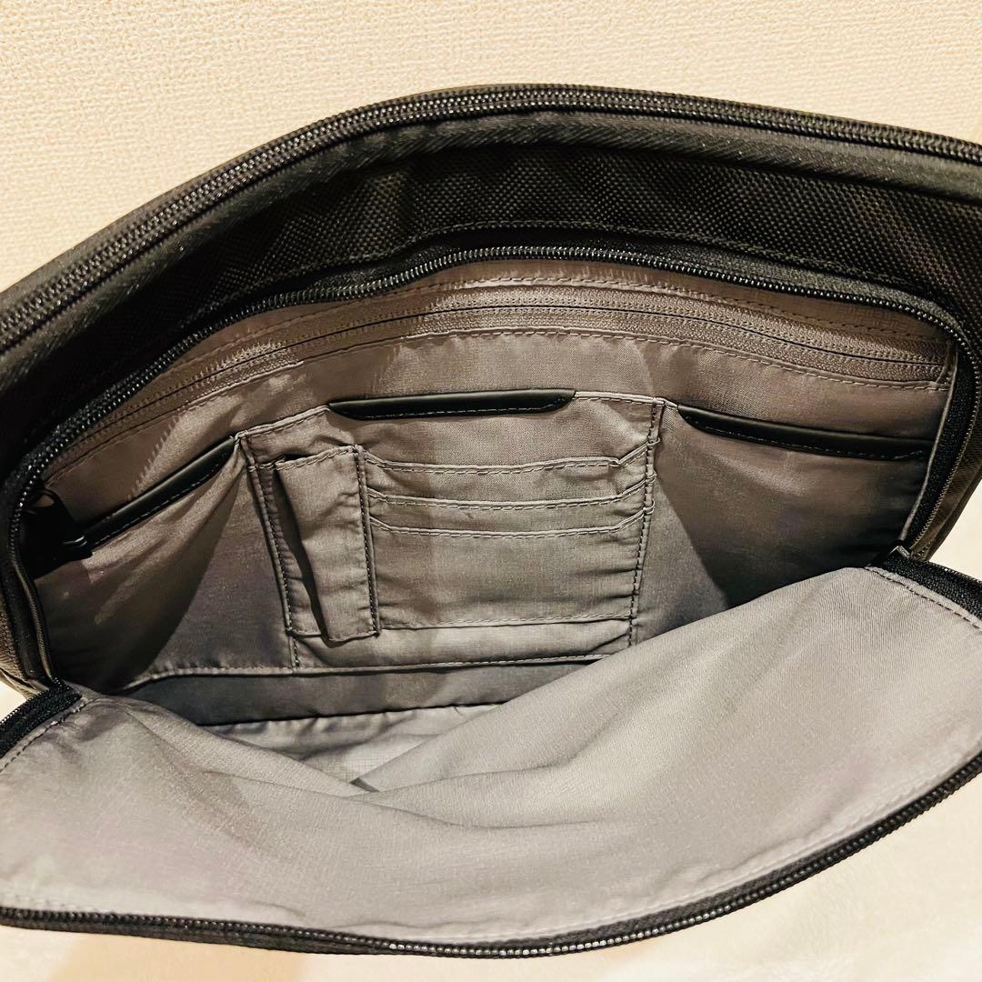 【未使用に近い】TUMI ALPHA3 PCケース ブラック A4サイズ収納可