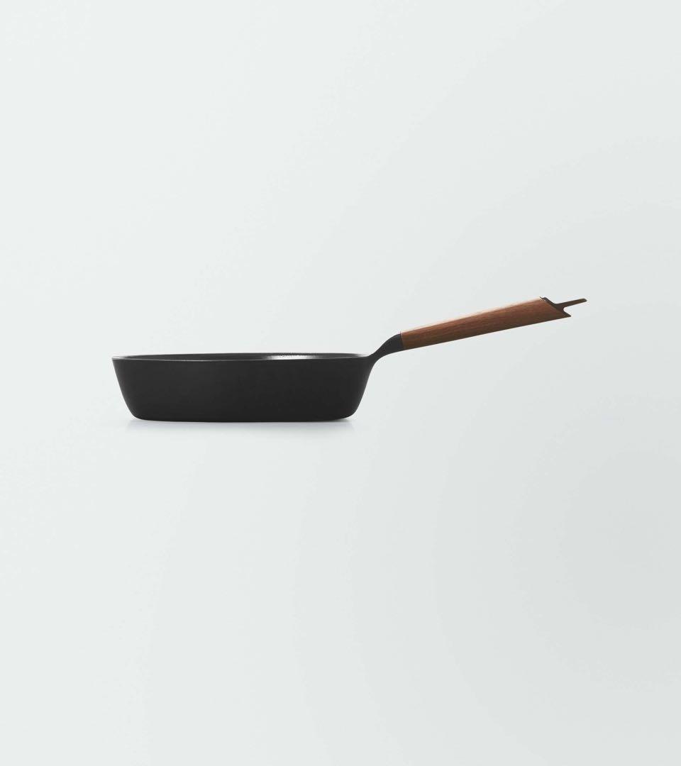 箱入り新品未使用 バーミキュラ フライパン 24cm DEEP