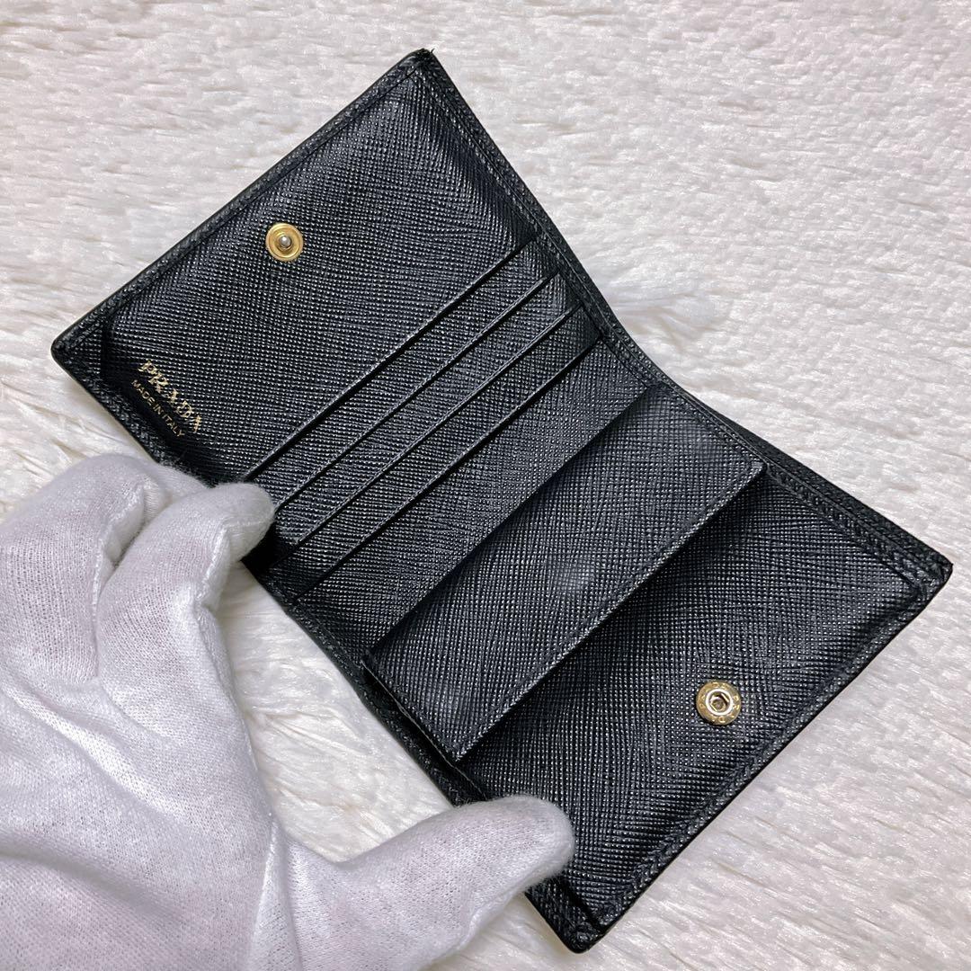♡現行♡PRADA 二つ折り財布 サフィアーノ トライアングル ロゴ 黒 三角