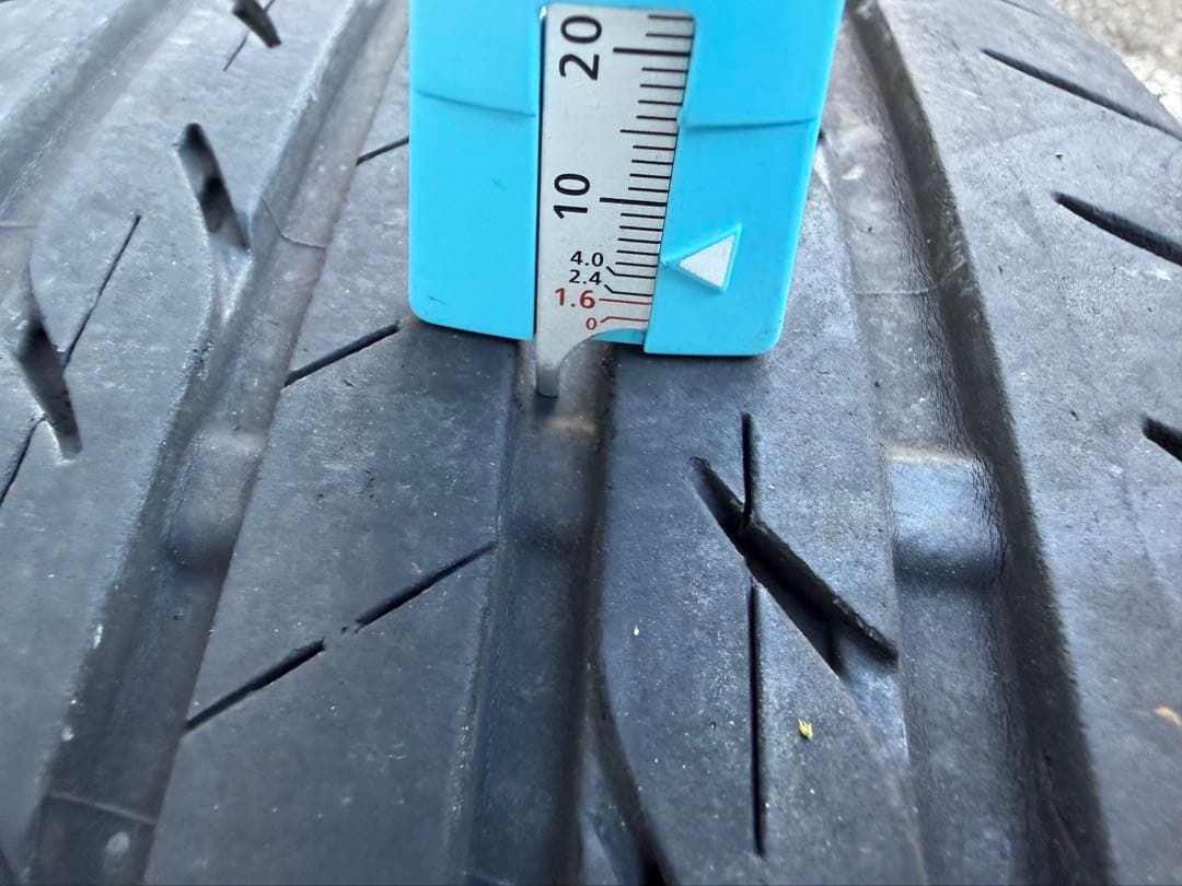 ブリヂストン 215/60R17 タイヤ 2本中古
