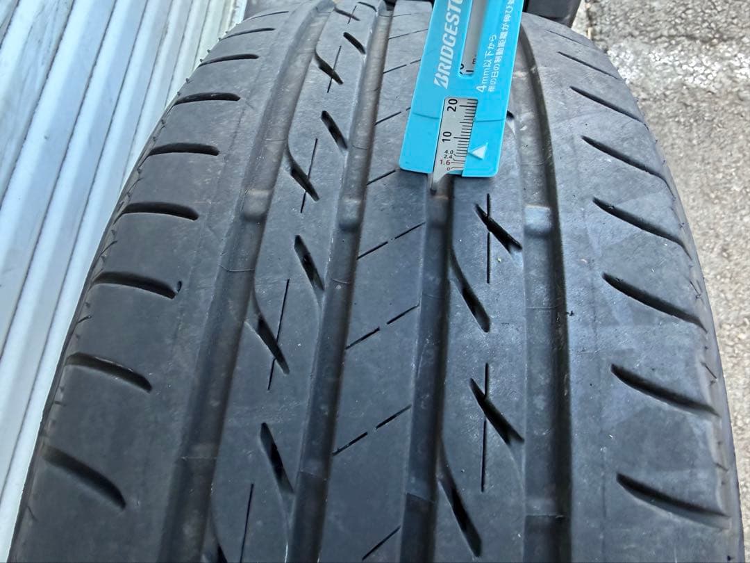 ブリヂストン 215/60R17 タイヤ 2本中古