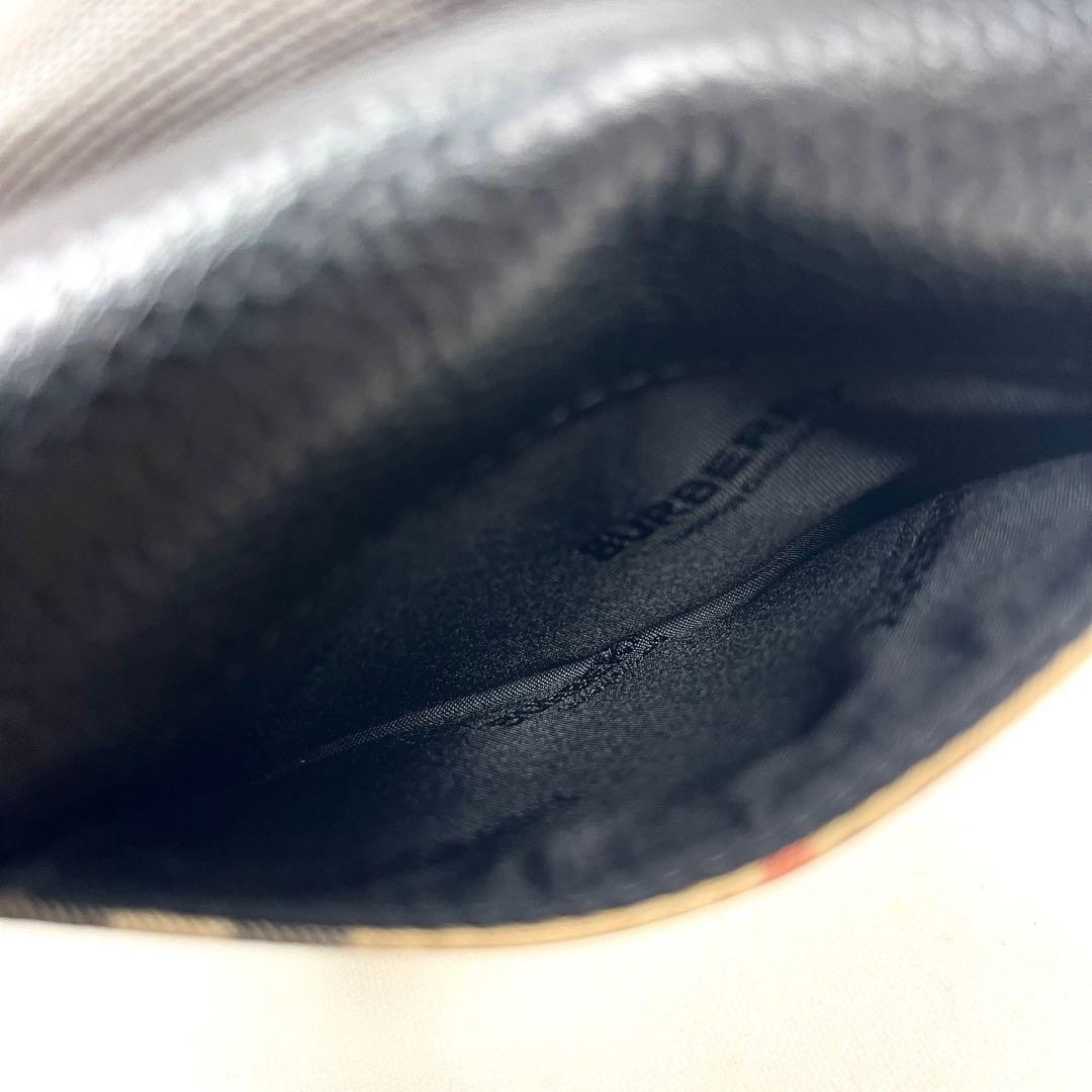 バーバリー　三つ折り財布　ゴールドボタン　ノバチェック　レザー　コンパクト　美品