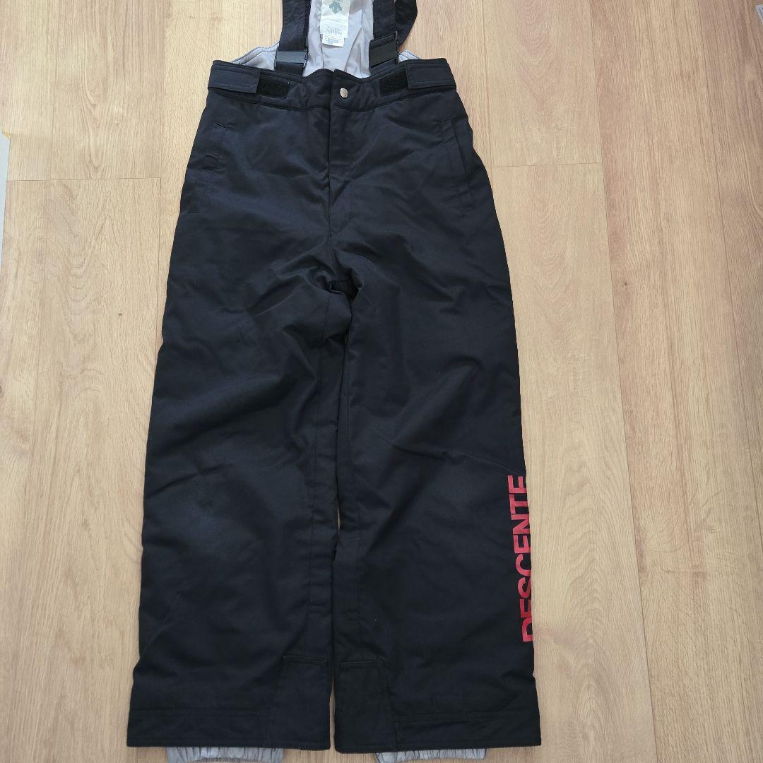 ☆男の子　DESCENTE　スキーウェア 140サイズ レッド