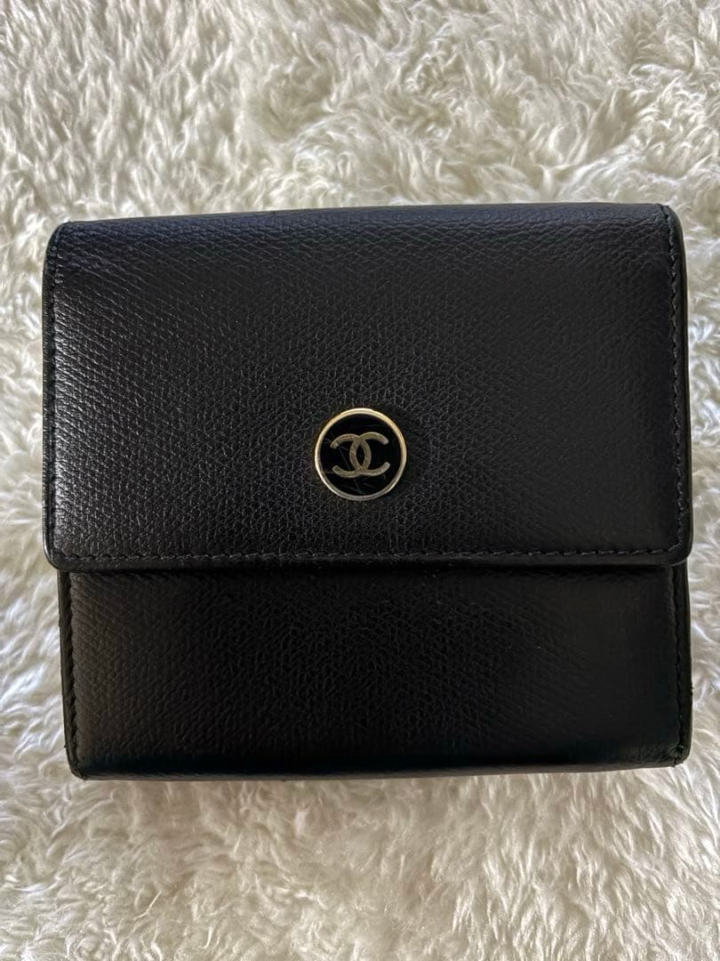 CHANEL ココボタン　三つ折り財布 黒 レザー