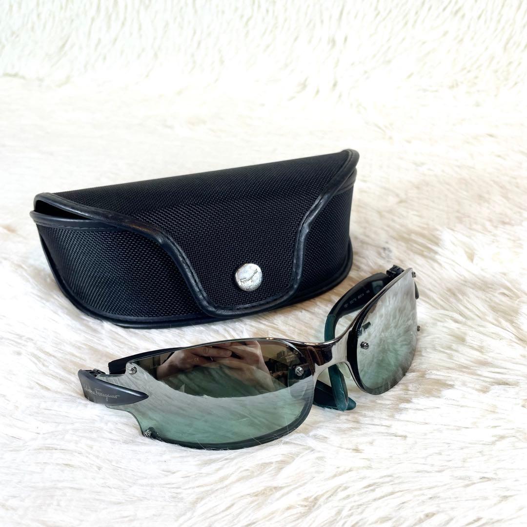 Salvatore Ferragamo　サングラス　1051　グリーンレンズ