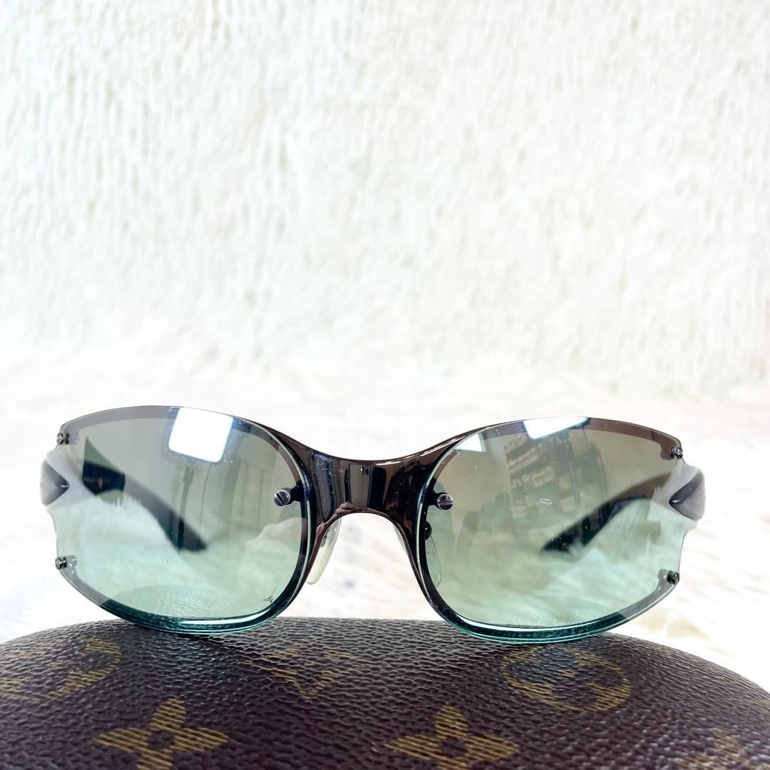 Salvatore Ferragamo　サングラス　1051　グリーンレンズ