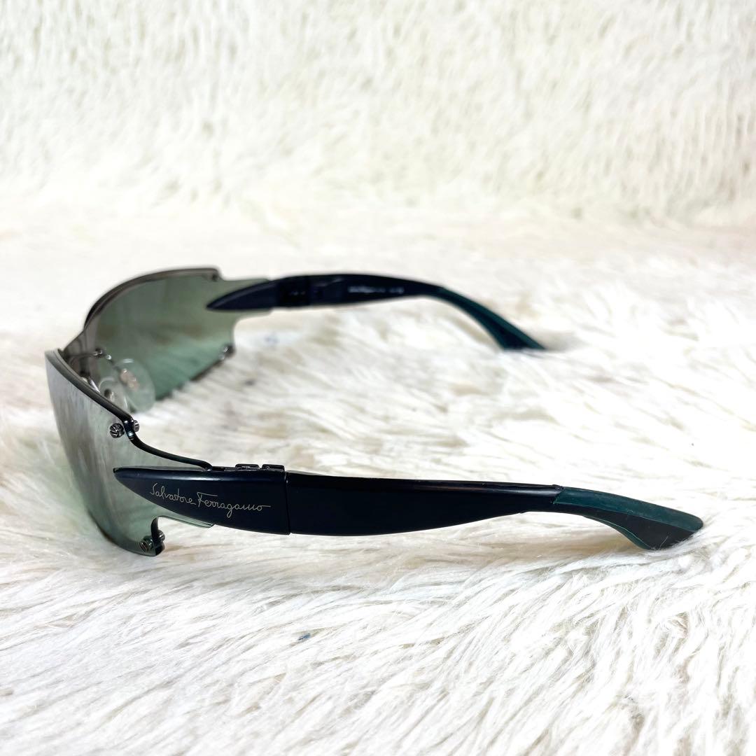 Salvatore Ferragamo　サングラス　1051　グリーンレンズ