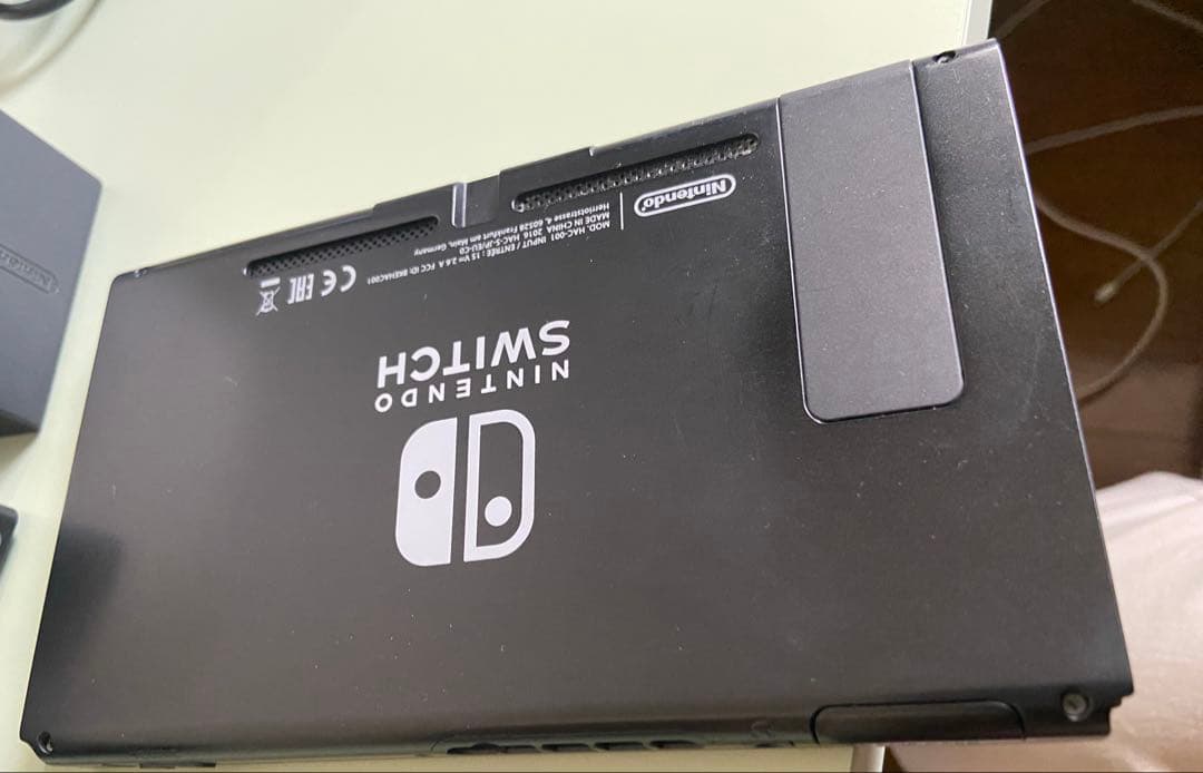 中古品　Nintendo Switch 本体　付属品完備　動作確認済み
