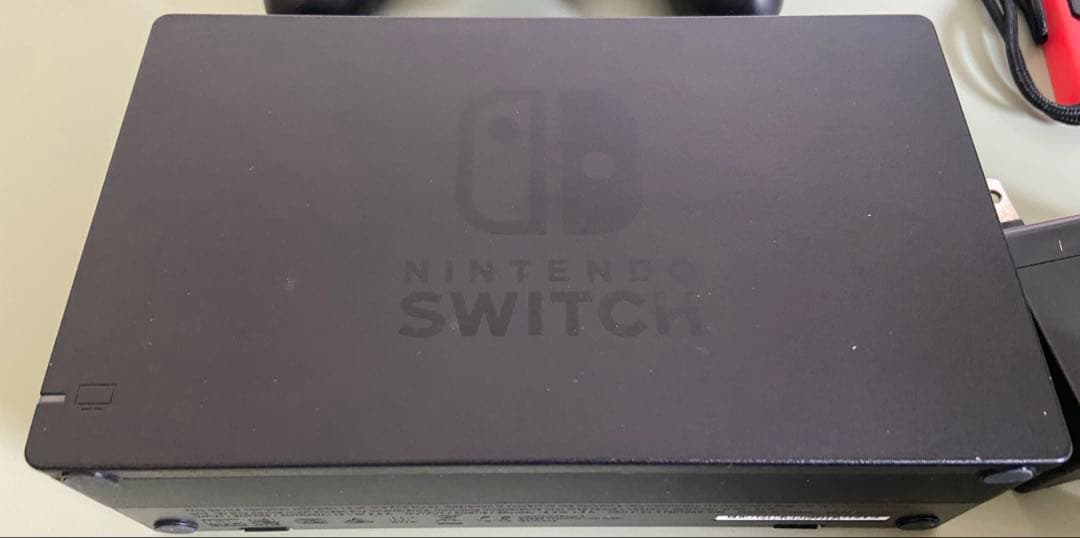 中古品　Nintendo Switch 本体　付属品完備　動作確認済み