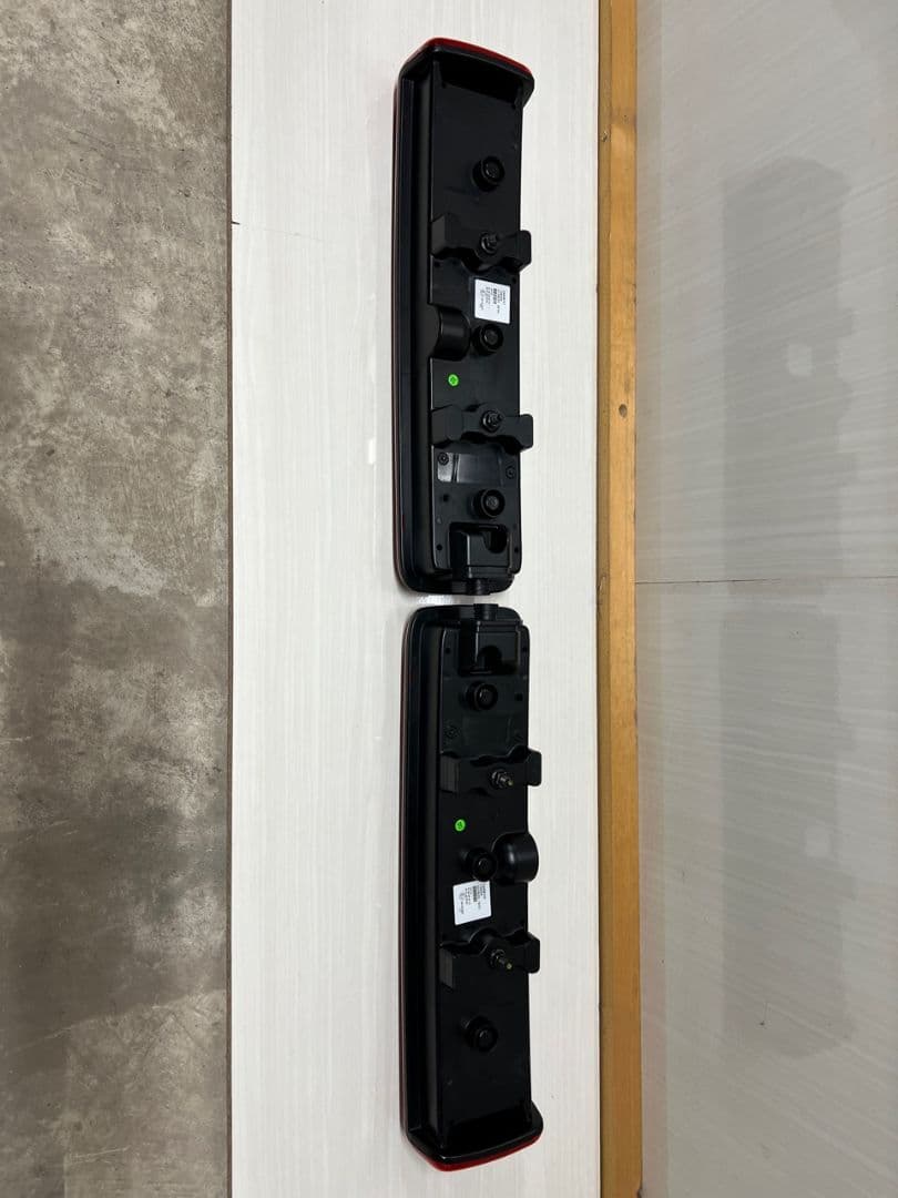 UDクオン VOLVO LEDテールランプ 左右セット
