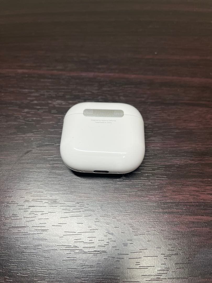 【美品】AirPods4本体 ホワイト ANCあり