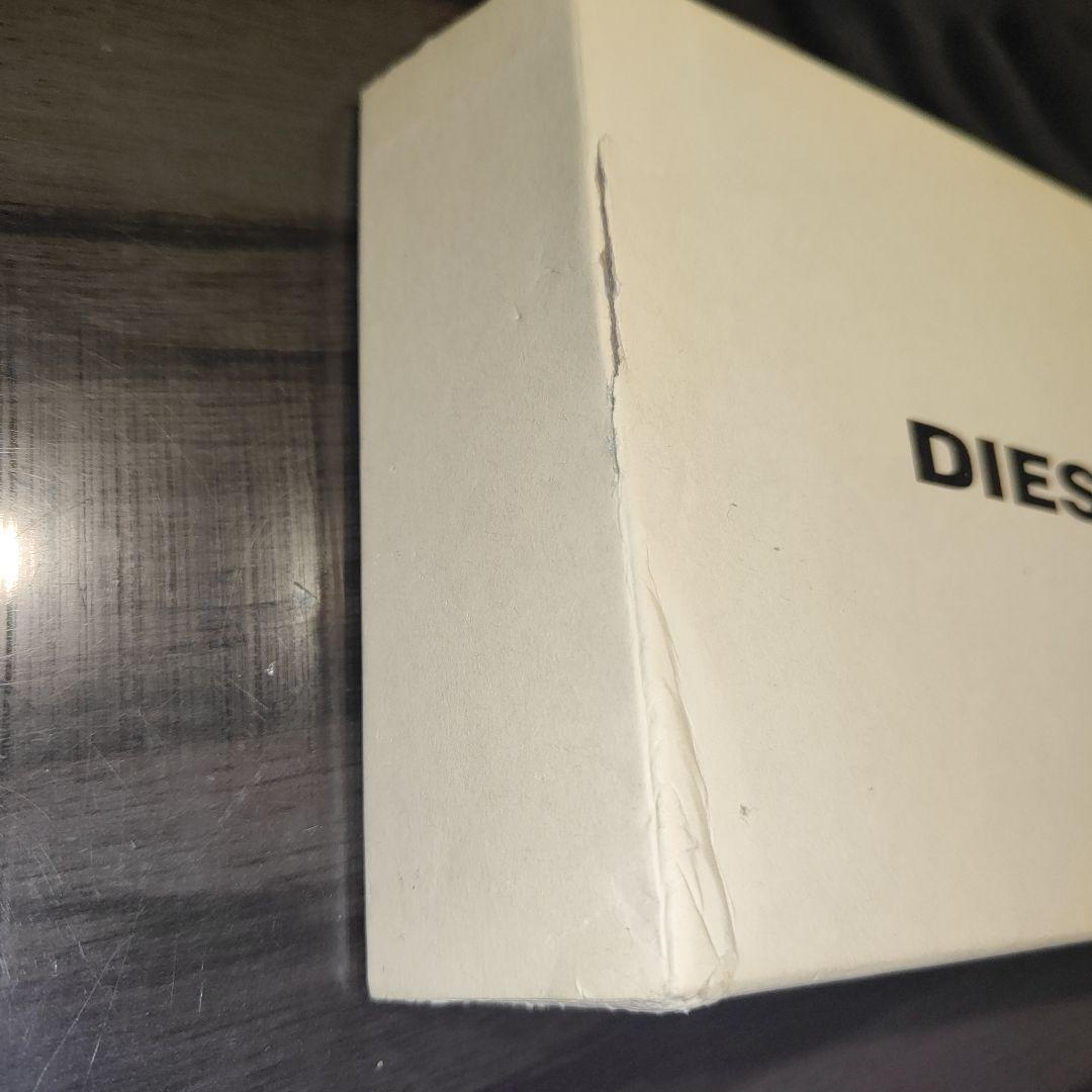【新品未使用】DIESEL ディーゼル 二つ折り財布 シルバー 箱付き