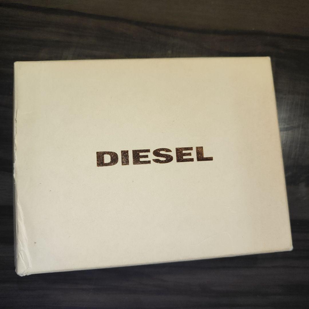 【新品未使用】DIESEL ディーゼル 二つ折り財布 シルバー 箱付き