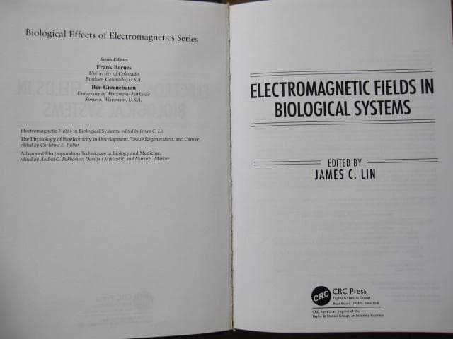 洋書 Electromagnetic Fields in Biological Sys