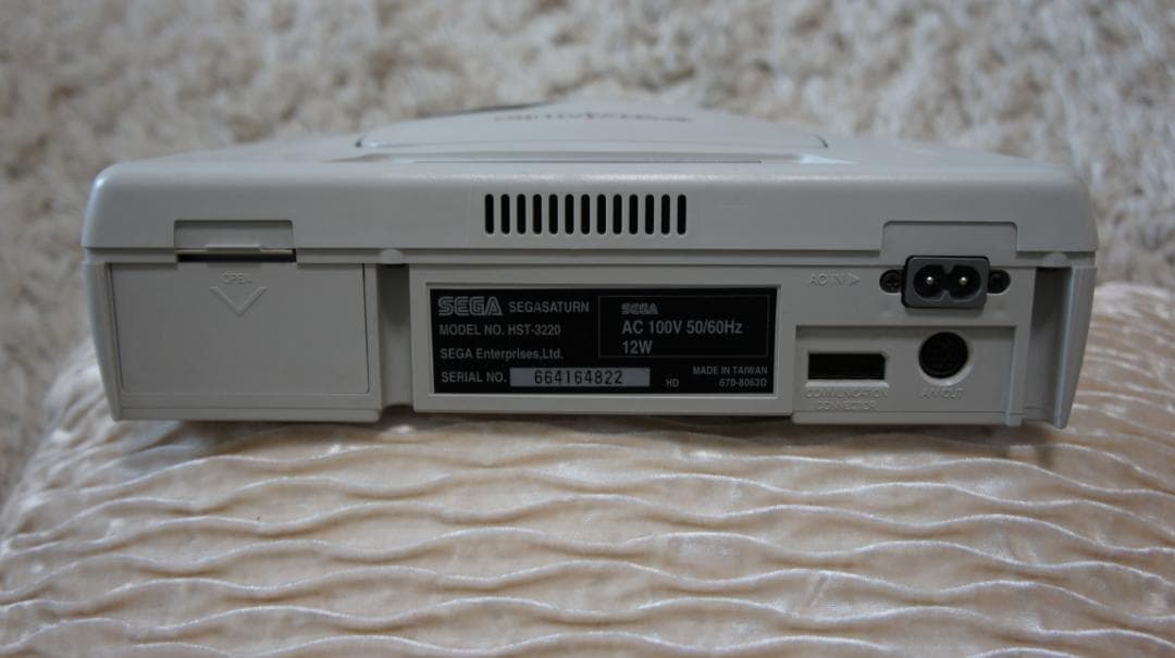 セガサターン　ゲーム機本体（付属品込）＋セガラリーＣＤ