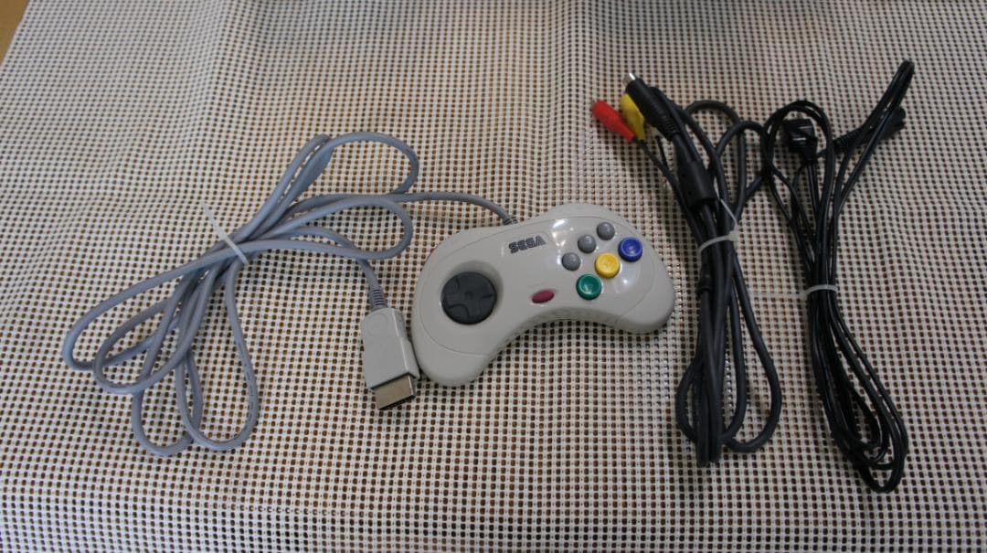 セガサターン　ゲーム機本体（付属品込）＋セガラリーＣＤ