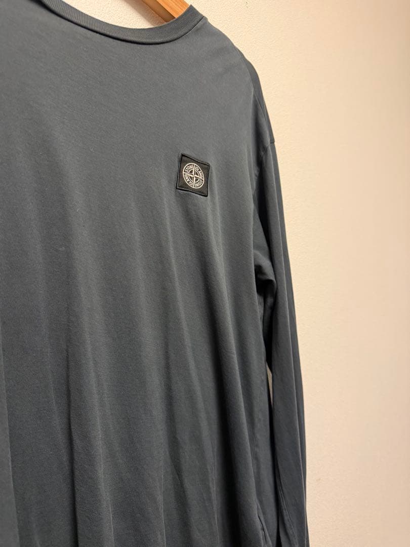 STONE  ダークグレー ロングスリーブTシャツ