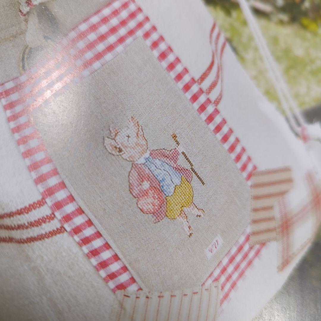 出品は3/17まで　クロスステッチ　ピーターラビット　図案集