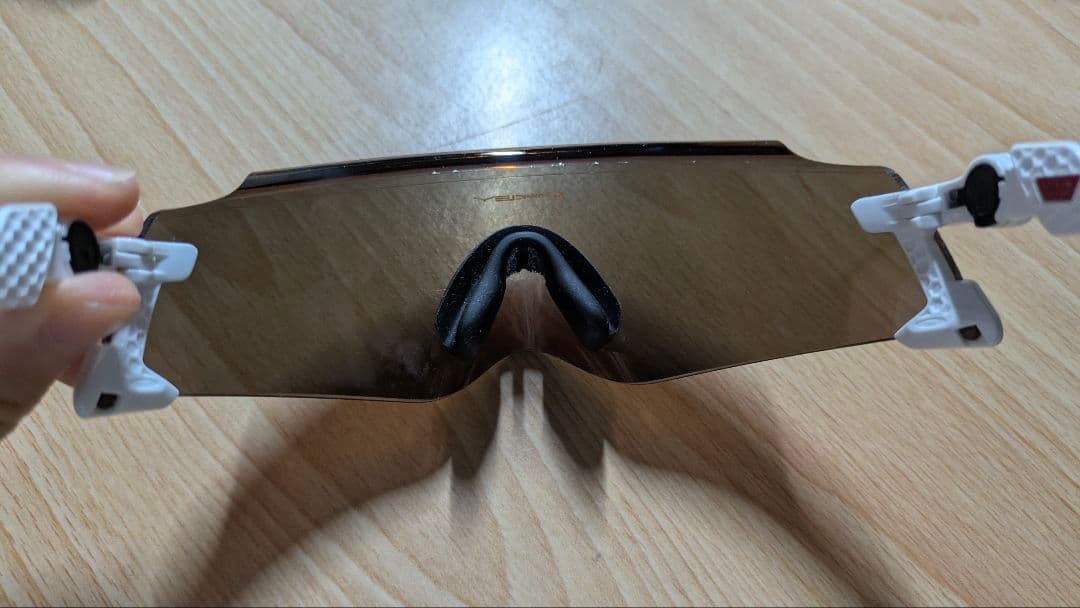 OAKLEY KATE ホワイト×ゴールド