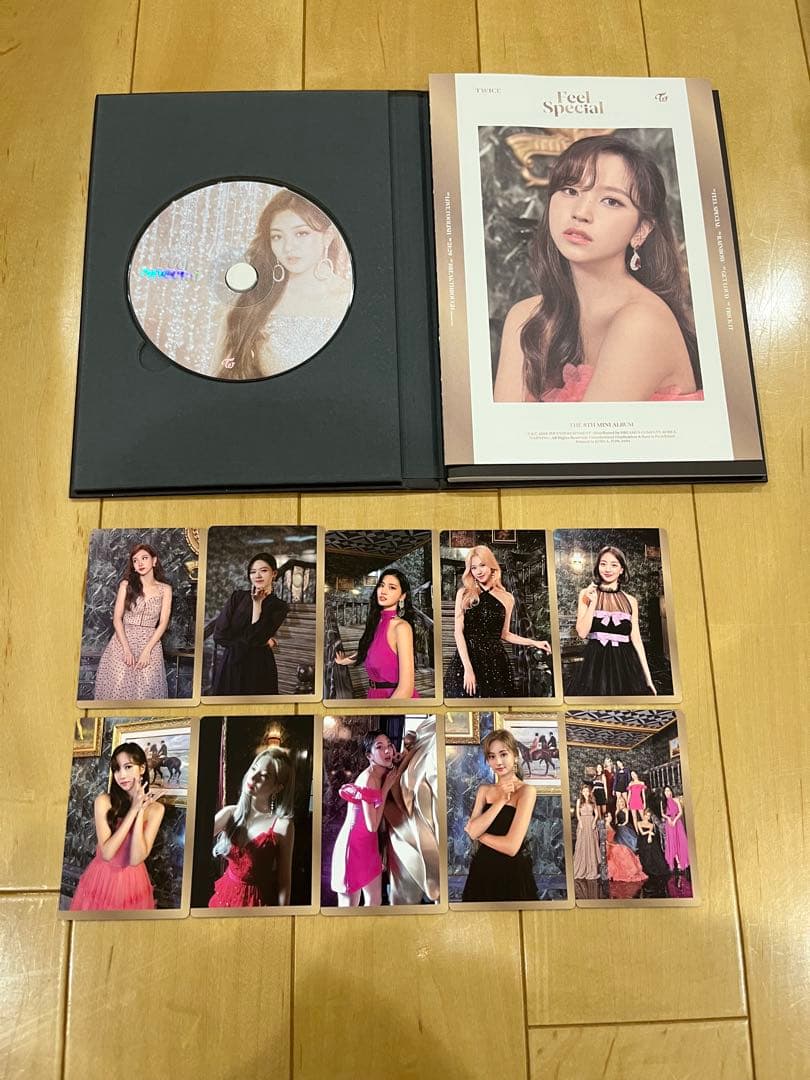 TWICE Feel Special アルバム CD、歌詞カード、ポスター付き