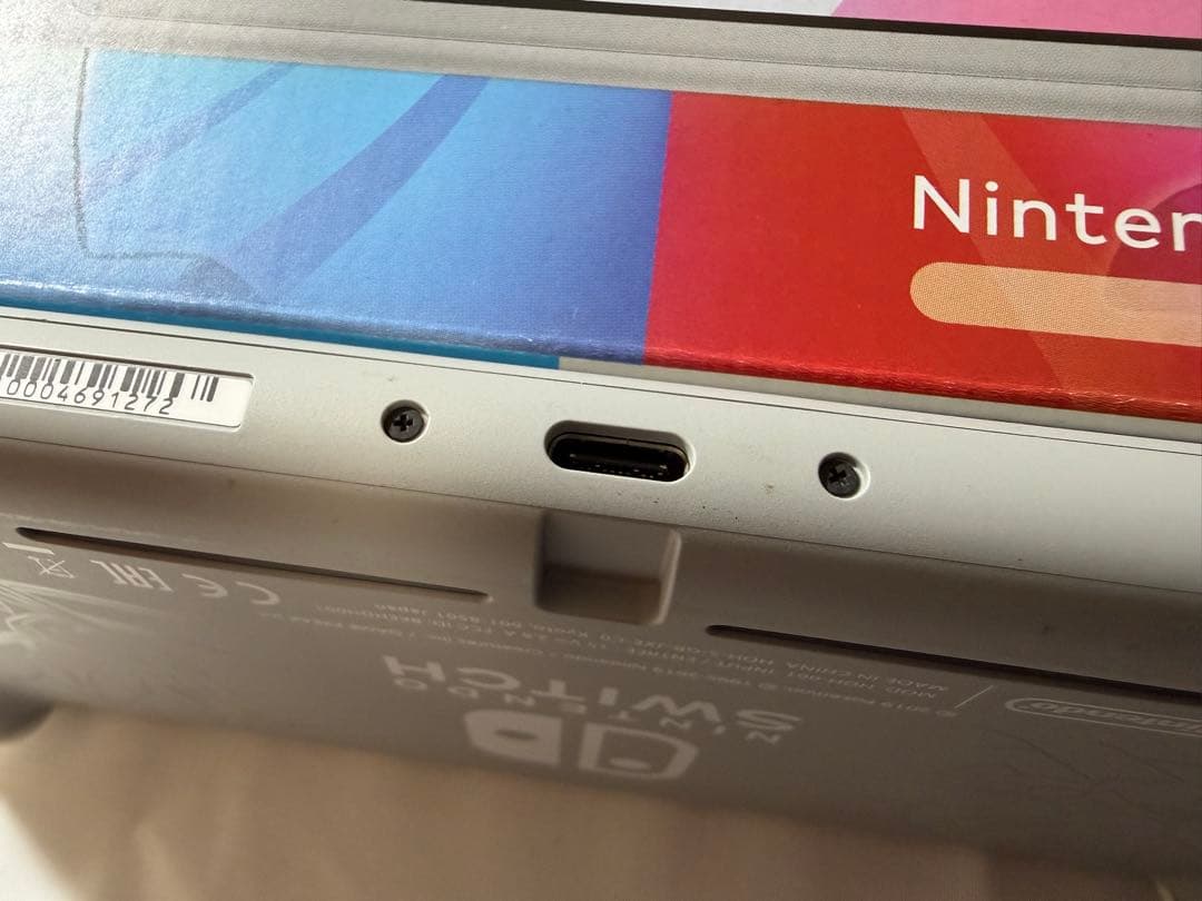 Nintendo Switch Lite［ザシアン・ザマゼンタ］モデル