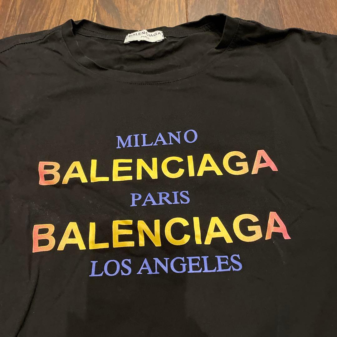 バレンシアガ　Tシャツ