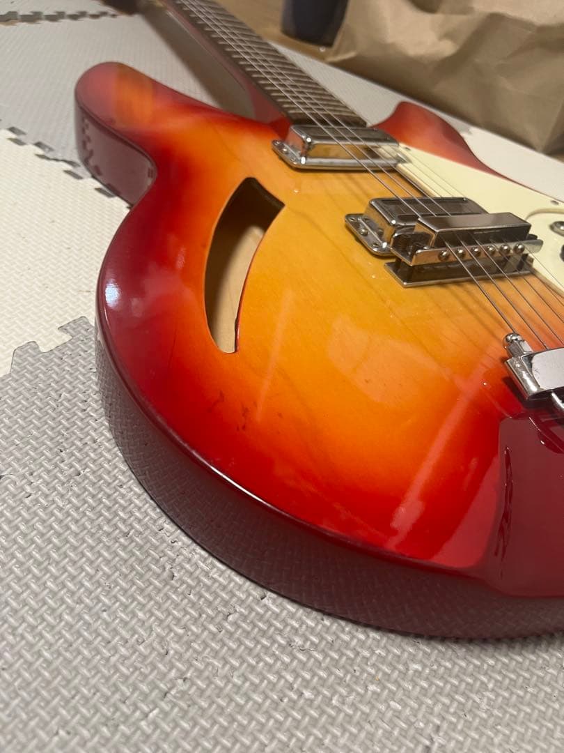 リッケンバッカーモデル エレキギター　Cadenza