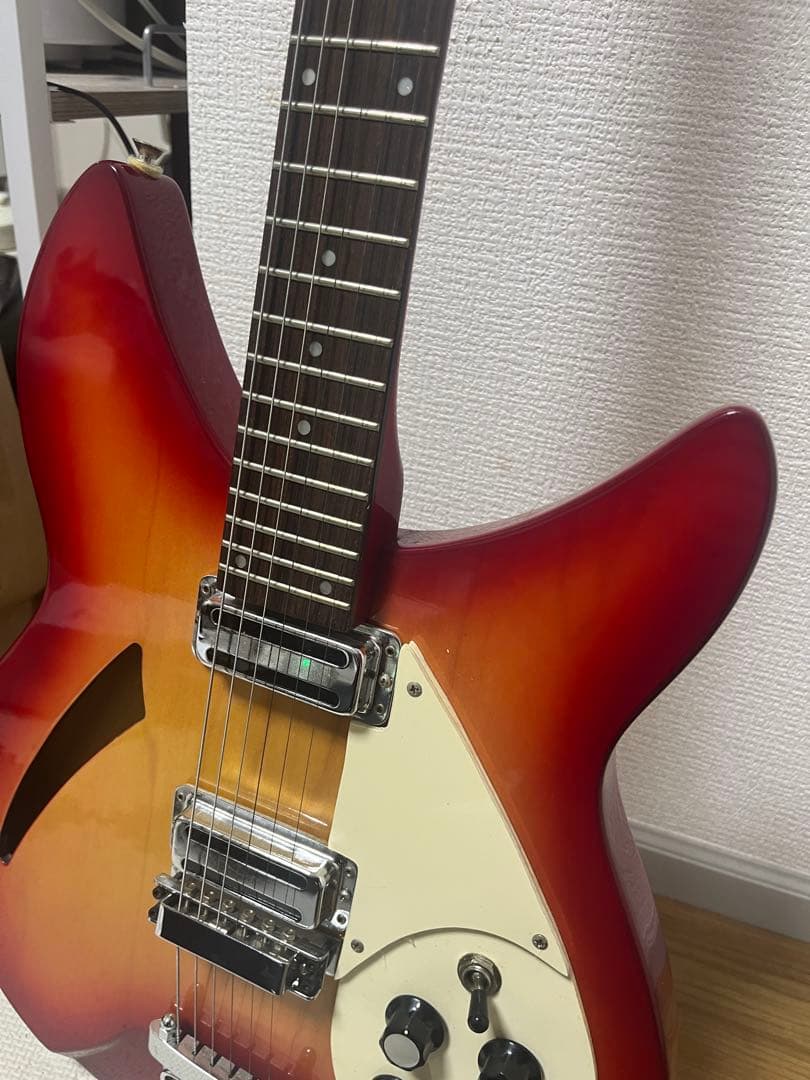 リッケンバッカーモデル エレキギター　Cadenza