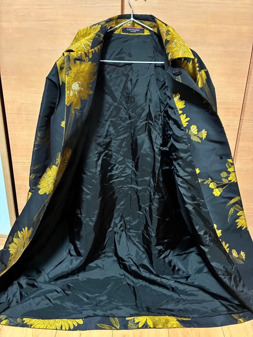 【極美品】LEONARD レオナール 金糸 菊柄 ロングコート 花柄 黒×金40