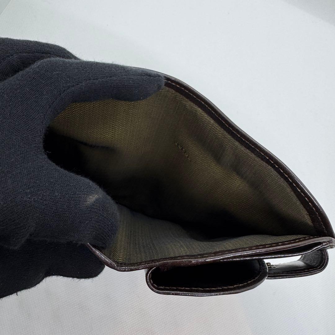 極美品 フェンディ 二つ折り財布 ズッカ柄 FF ブラウン ハーフムーン