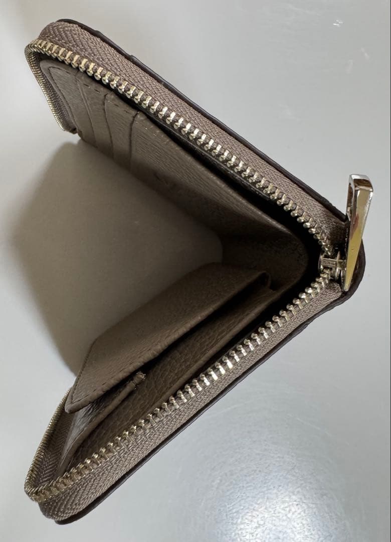PELLE BORSA 二つ折り財布