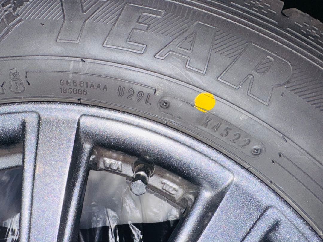 スタッドレスタイヤ 205/65R15 1シーズン利用