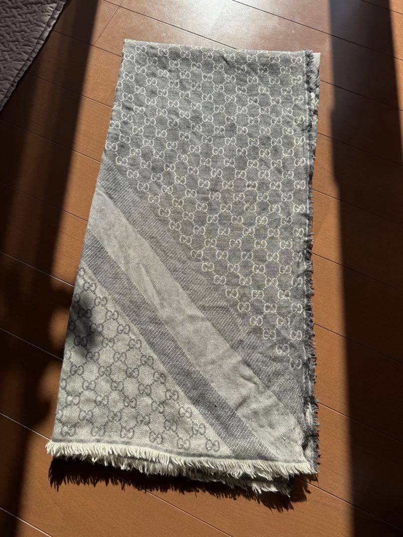GUCCIストール　グレー