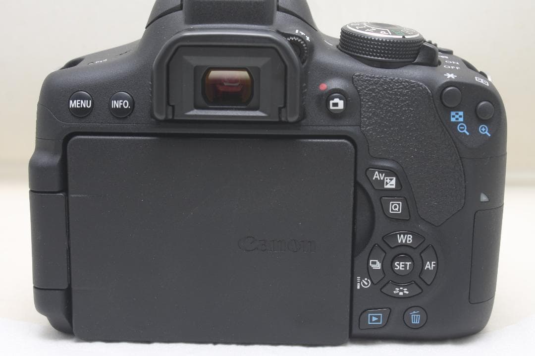キヤノン EOS Kiss X8i ボディ