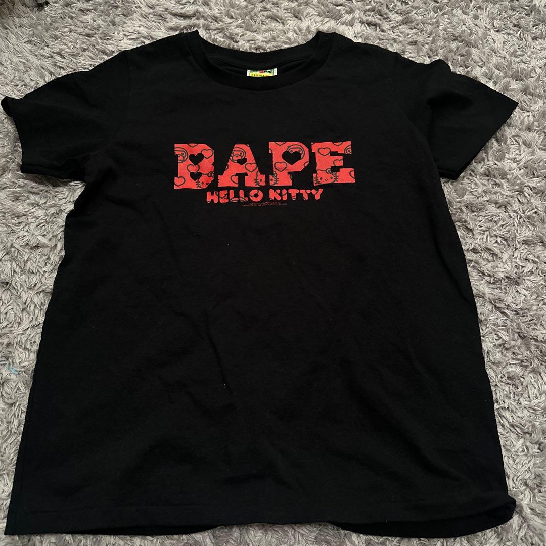 ape kitty sanrioコラボTシャツ　着丈61 身幅48