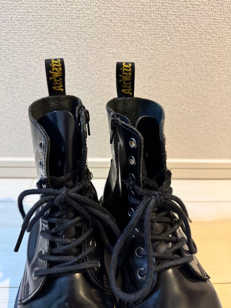 Dr.Martens 8ホールブーツ レースアップレザーブーツ 厚底　新品紐付き