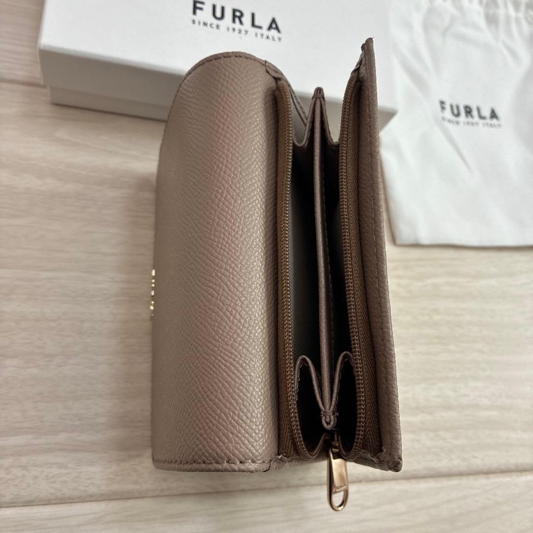 FURLA ベージュ 折り財布