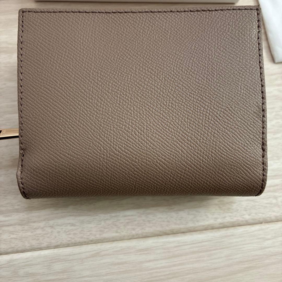 FURLA ベージュ 折り財布