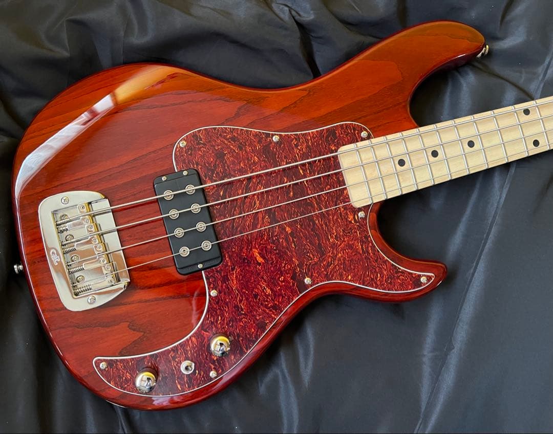 G&L kilotonトリビュートシリーズ　キルトン　新品ケース付 エレキベース