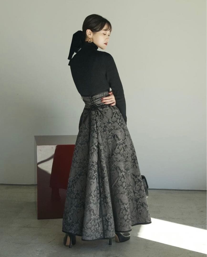 【新品タグ付き】ANDREA&Co. ボタニカルジャガードスカート