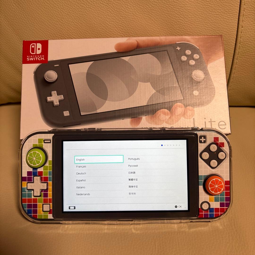 【極美品】ニンテンドー　SwitchLite