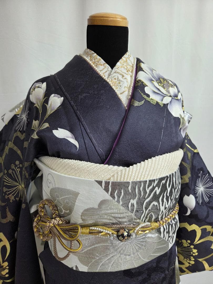 新品、未使用　濃いめグレー振袖一式