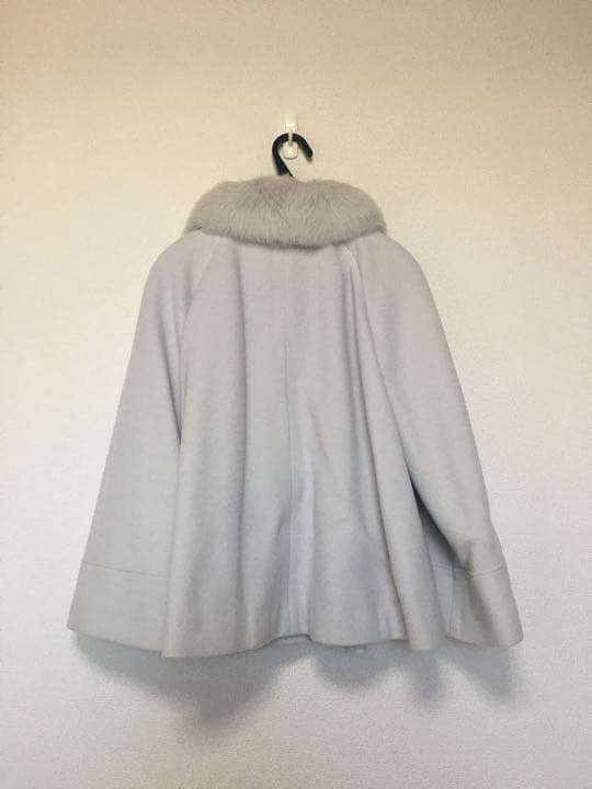 セール！！！アプワイザーリッシェ　ファー付きケープ風コート
