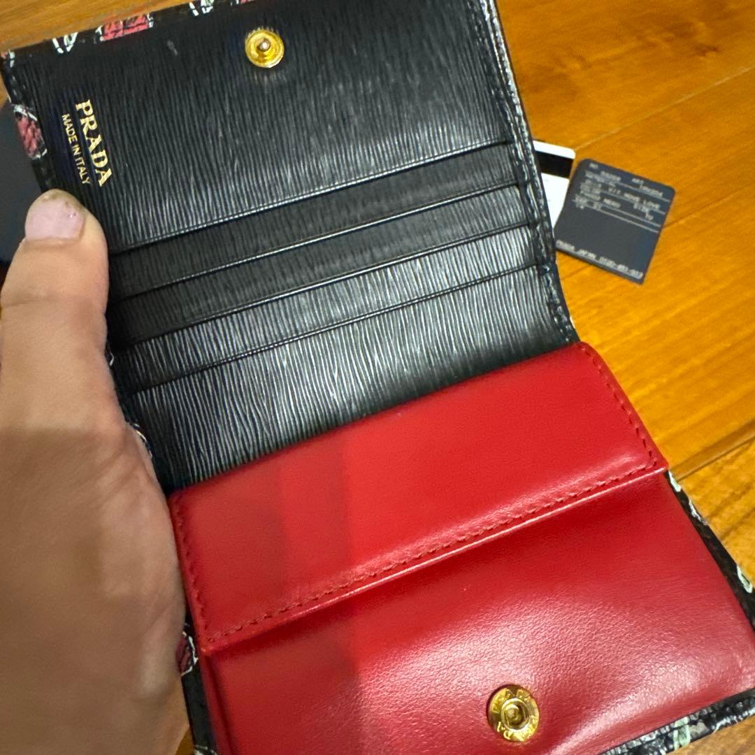 プラダ　PRADA 二つ折り財布　ハート柄　美品　 VIT MOVE LOVE