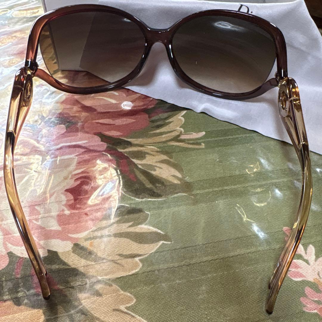 ８日限定☆小顔効果☆Christian Dior☆